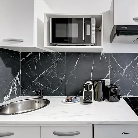 Confort Et Style Moderne A 2 Pas De La *